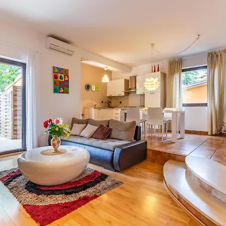 Lovely In With Wifi Apartment Fazana